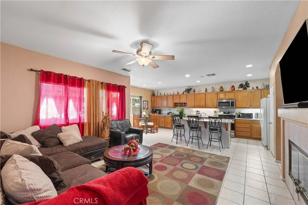 37032 Sabal Avenue, Palmdale, California 93552 home-pic-40